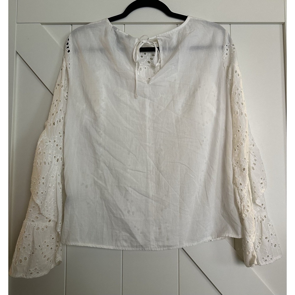 Simply Vera Wang Bohemian White Eyelet/Lace Ruffle Front Blouse Women's XS - Picture 2 of 4
